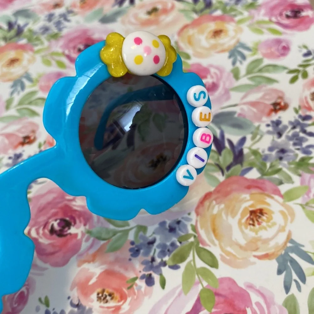 Girls summer vibes blue sunglasses
